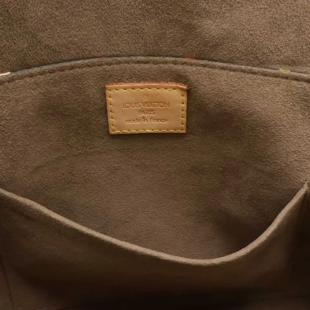 Louis Vuitton delivery duty